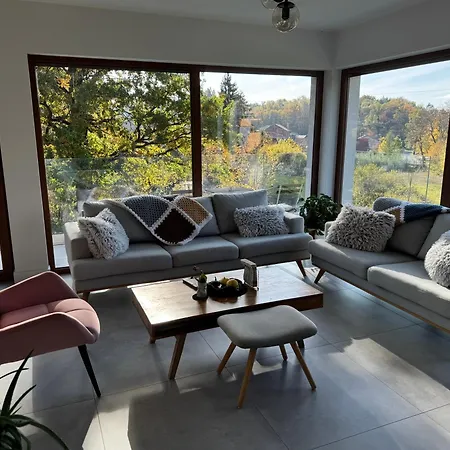 - Dom W Gorach Sowich *