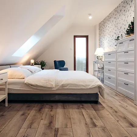 - Dom W Gorach Sowich *